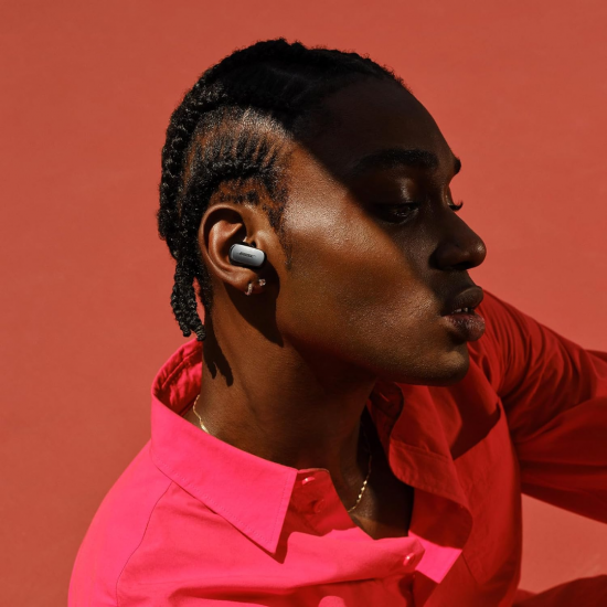 Bose QuietComfort Ultra Earbuds - Kabellose Ohrhörer mit Geräuschunterdrückung und räumlichem Audio (Schwarz) Bose QuietComfort Ultra Earbuds - Kabellose Ohrhörer mit Geräuschunterdrückung und räumlichem Audio (Schwarz)